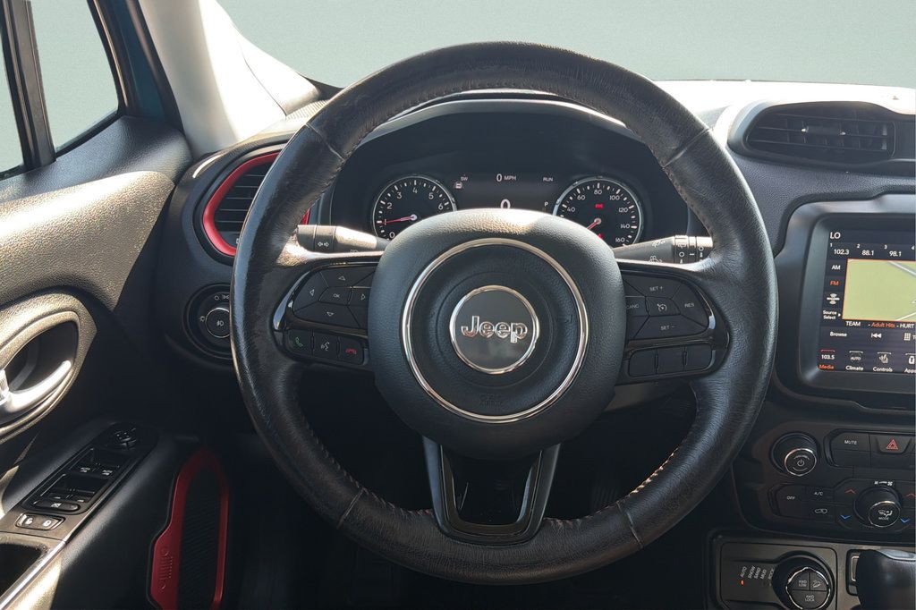 Used 2022 Jeep Renegade Trailhawk AWD/4WD image 12