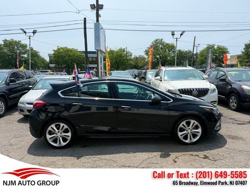 Used 2017 Chevrolet Cruze Premier FWD image 5
