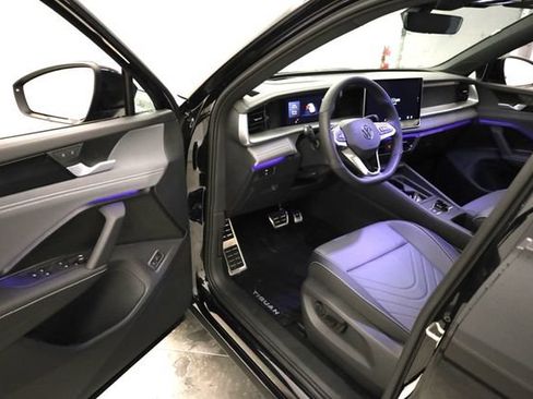 New 2026 Volkswagen Tiguan SE R-Line AWD/4WD image 9