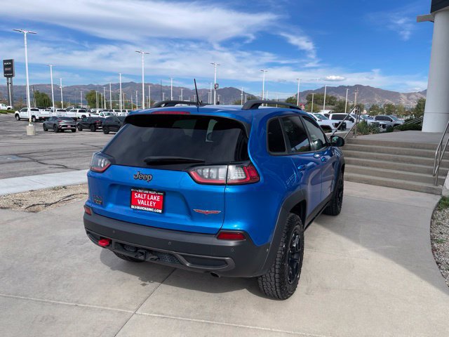Used 2021 Jeep Cherokee Trailhawk w/ Technology Group AWD/4WD image 5