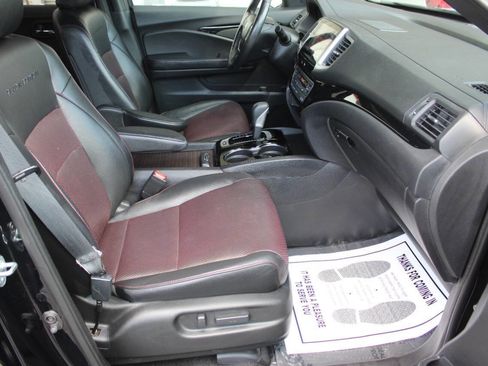 Used 2019 Honda Ridgeline Black Edition image 9