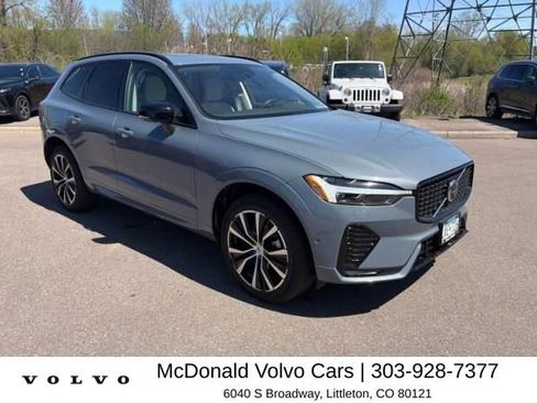 Used 2023 Volvo XC60 B5 Plus w/ Climate Package AWD/4WD image 4