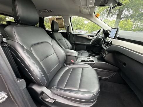 Used 2022 Ford Escape SEL w/ Technology Package FWD image 27