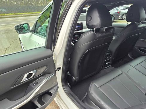 Used 2025 BMW 330i xDrive Sedan w/ M Sport Package image 15