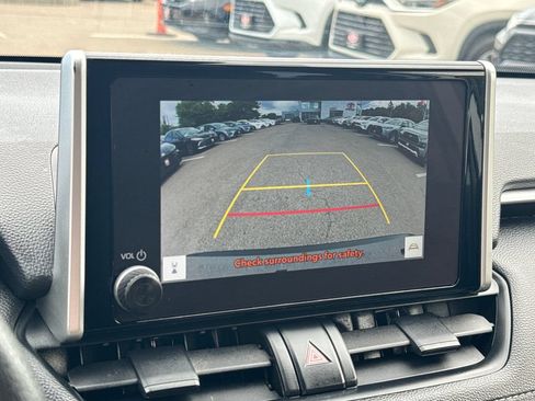 Used 2025 Toyota RAV4 XLE AWD/4WD image 24