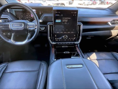 Certified 2025 GMC Yukon Denali image 15