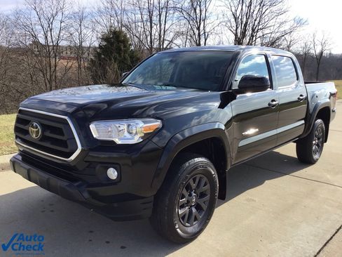 Used 2023 Toyota Tacoma SR5 image 3