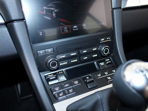 Used 2024 Porsche 718 Cayman image 17