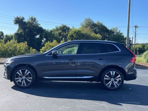 Used 2023 Volvo XC60 B5 Plus w/ Climate Package AWD/4WD image 4