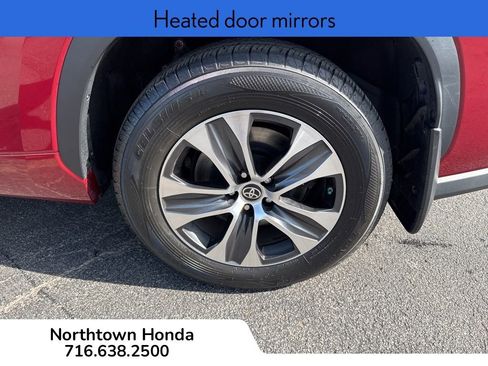 Used 2022 Toyota Highlander XLE image 12