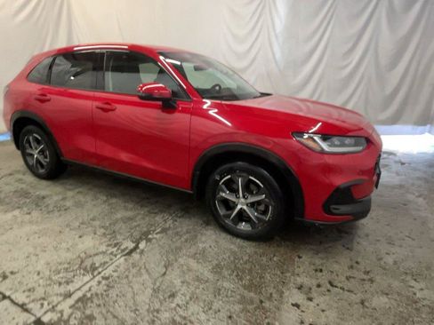 Certified 2024 Honda HR-V EX-L image 3