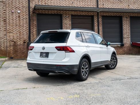 Used 2019 Volkswagen Tiguan SE FWD image 2