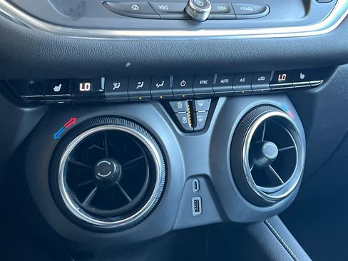 Used 2025 Chevrolet Blazer LT FWD image 20