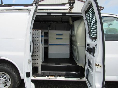 Used 2014 Chevrolet Express 2500 RWD image 15