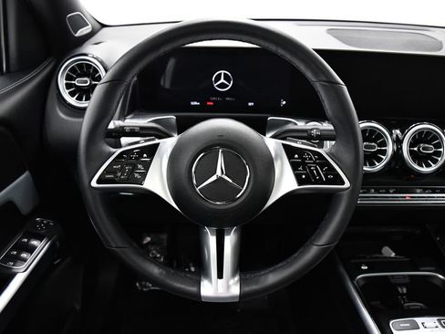 Used 2026 Mercedes-Benz GLB 250 4MATIC image 9