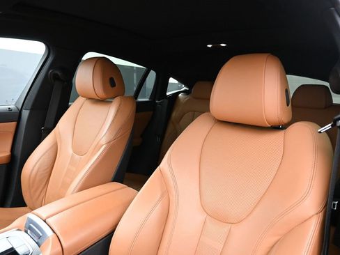 Used 2021 BMW X6 sDrive40i w/ M Sport Package image 13