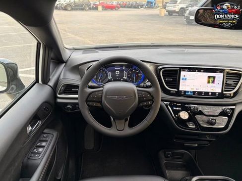 New 2026 Chrysler Pacifica Select w/ S Appearance Package image 13