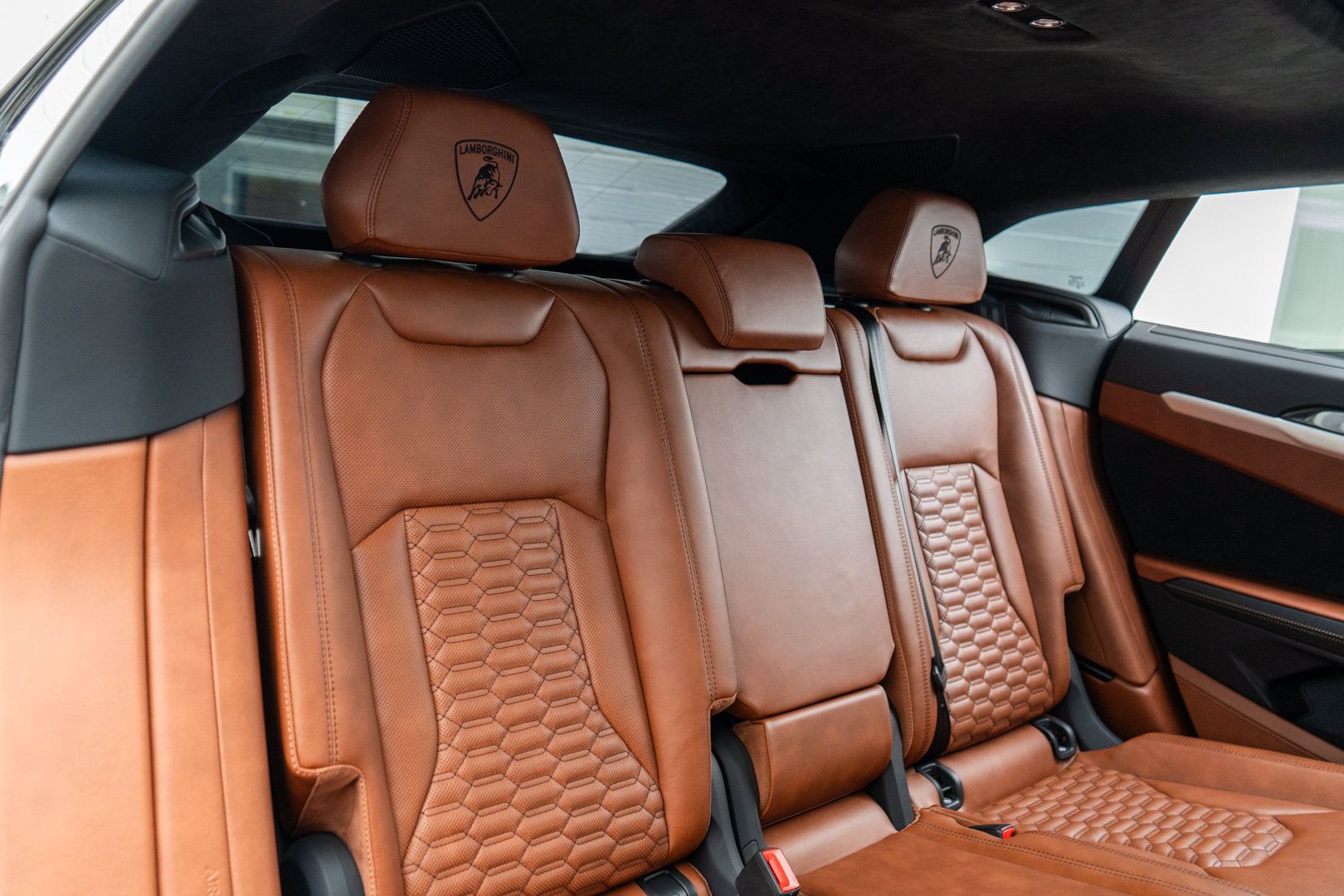 Used 2022 Lamborghini Urus AWD/4WD image 31