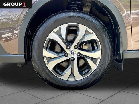 Used 2021 Subaru Outback Touring AWD/4WD image 11