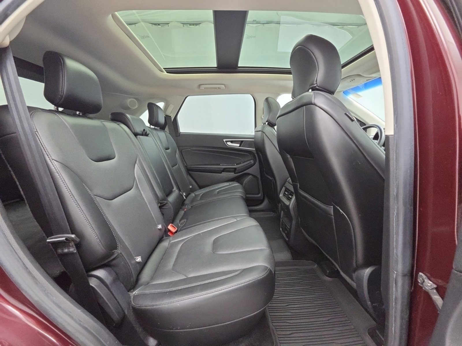 Used 2017 Ford Edge Titanium w/ Equipment Group 301A AWD/4WD image 38