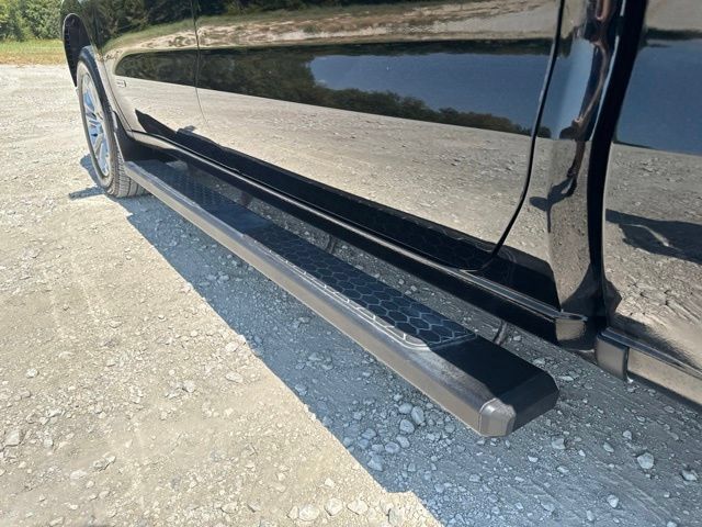 Used 2024 Chevrolet Silverado 1500 LTZ w/ LTZ Premium Package RWD image 13