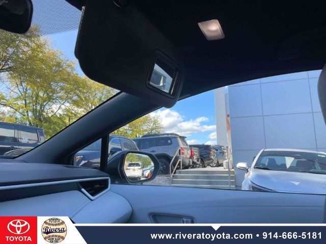 Used 2023 Toyota Corolla SE w/ Carpet Mat Package (TMS) FWD image 32