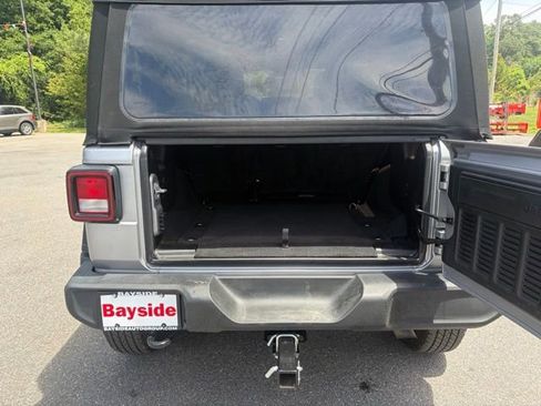 Used 2018 Jeep Wrangler Unlimited Sport S AWD/4WD image 18