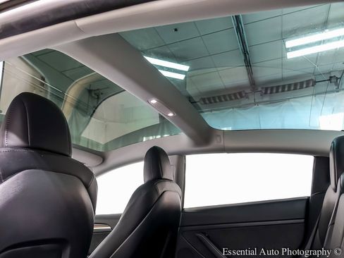 Used 2023 Tesla Model 3 Standard Range image 12