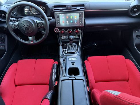 Used 2022 Toyota GR86 w/ ALL Weather Mat Package (TMS) RWD image 19