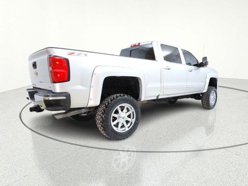 Used 2016 Chevrolet Silverado 3500 LTZ image 8