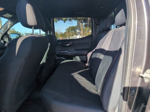 Certified 2019 Toyota Tacoma TRD Sport image 30