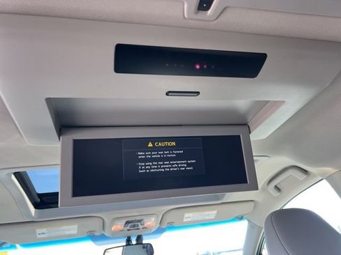 Used 2015 Toyota Sienna Limited Premium image 31