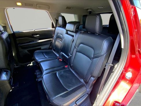 Used 2023 Nissan Pathfinder SL w/ Lighting Package (N92) AWD/4WD image 16