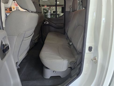 Used 2020 Nissan Frontier SV w/ Midnight Edition Floor Mats RWD image 11
