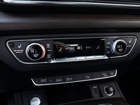 Used 2022 Audi Q5 2.0T Premium Plus w/ Premium Plus Package image 27