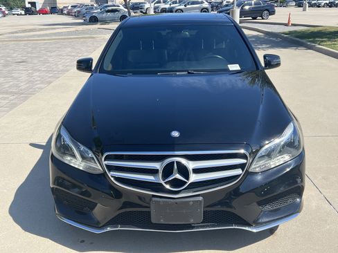 Used 2014 Mercedes-Benz E 350 4MATIC Sedan image 3