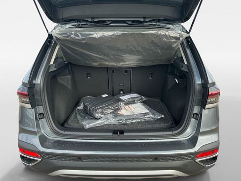 New 2025 Volkswagen Taos SE image 20