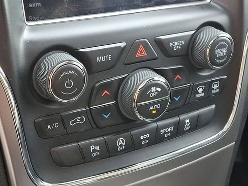 Used 2018 Jeep Grand Cherokee Limited w/ Luxury Group II AWD/4WD image 19