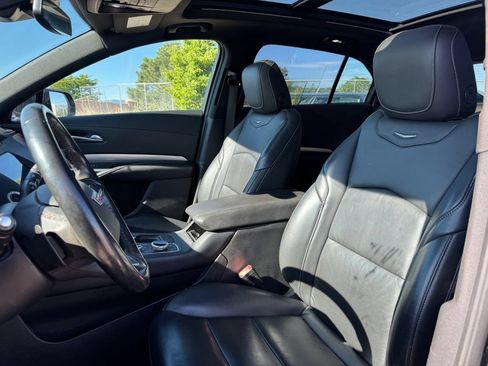 Used 2021 Cadillac XT4 Premium Luxury w/ Cold Weather Package AWD/4WD image 7