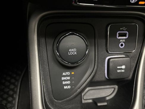Used 2018 Jeep Compass Latitude w/ Cold Weather Group image 48