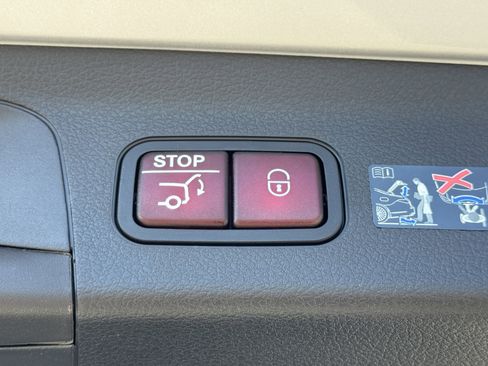 New 2025 Mercedes-Benz GLS 450 4MATIC image 14