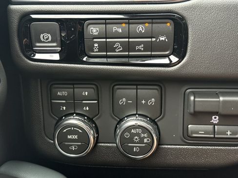 New 2026 GMC Yukon AT4 w/ AT4 Premium Plus Package AWD/4WD image 27
