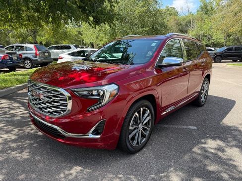 Used 2019 GMC Terrain Denali w/ Advanced Safety Package FWD image 3