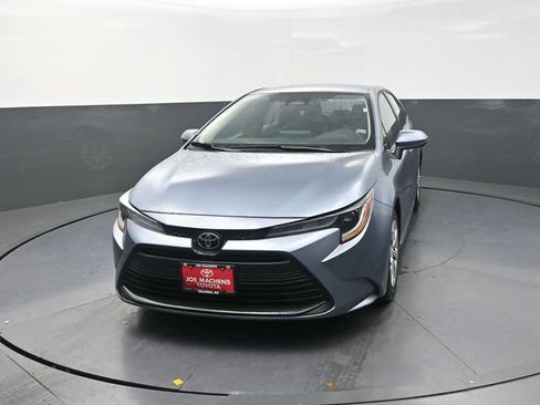 Used 2024 Toyota Corolla LE FWD image 2