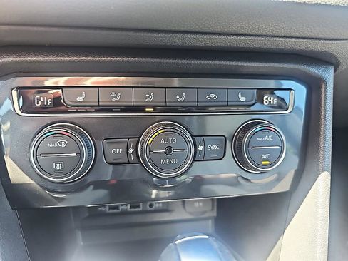 Used 2019 Volkswagen Tiguan SE AWD/4WD image 25