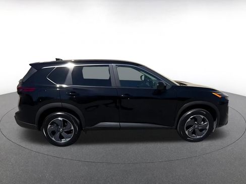 Used 2025 Nissan Rogue SV FWD image 16