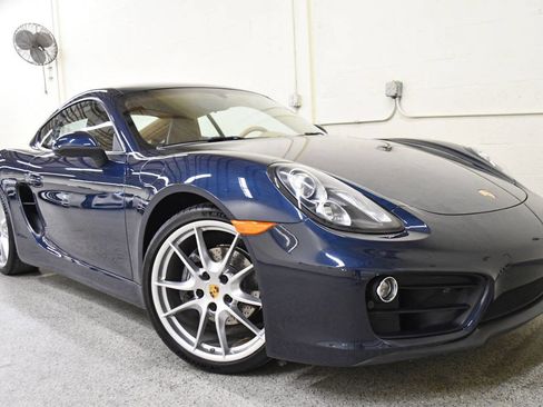Used 2015 Porsche Cayman image 2