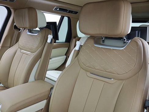 Used 2024 Land Rover Range Rover SV AWD/4WD image 25