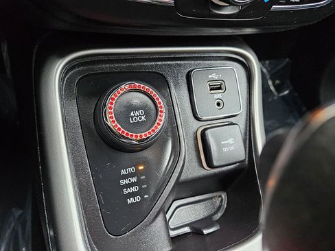 Used 2020 Jeep Compass Sport image 6