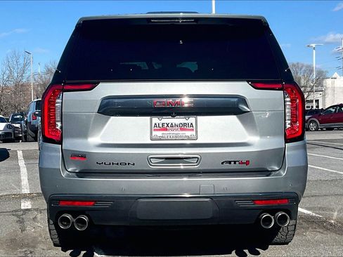 Used 2024 GMC Yukon AT4 w/ AT4 Premium Plus Package image 4